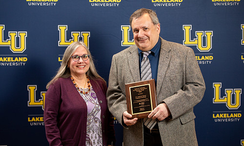 Psychology professor named LU’s top teacher for 2022